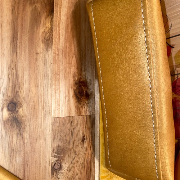 Portland leather mini crossbody bundle Honeycomb color. - Picture 5 of 8